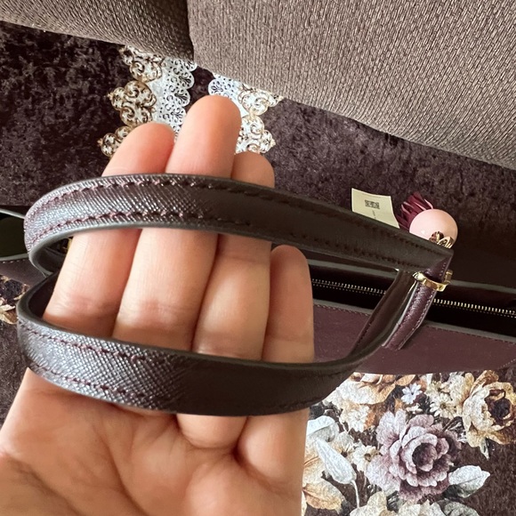 TORY BURCH Large Emerson Saffiano Leather Tote Bag With Removable Tassel NWT - Picture 10 of 16